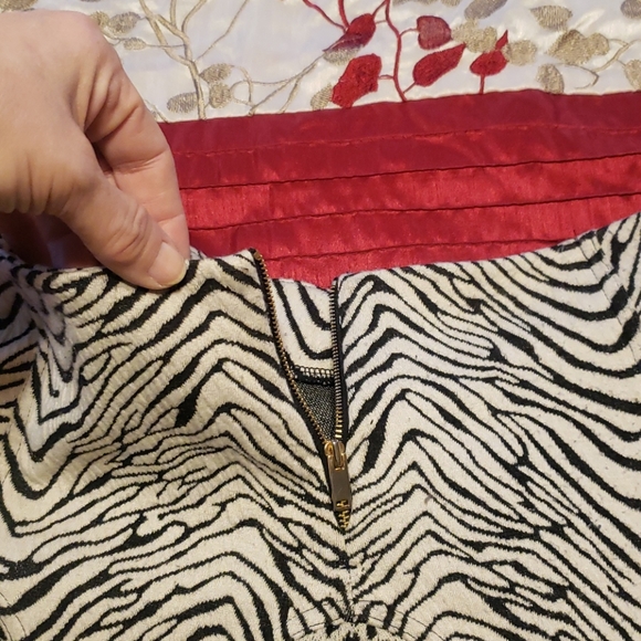 Victoria Secret A line skirt - Picture 4 of 7